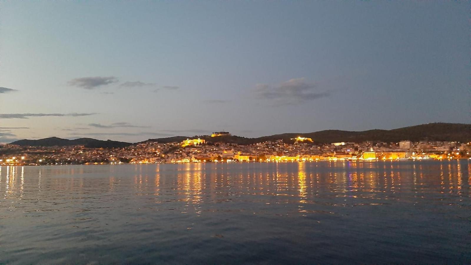 Apartment Smilje Šibenik Exteriör bild