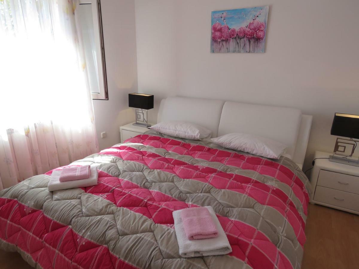 Apartment Smilje Šibenik Exteriör bild