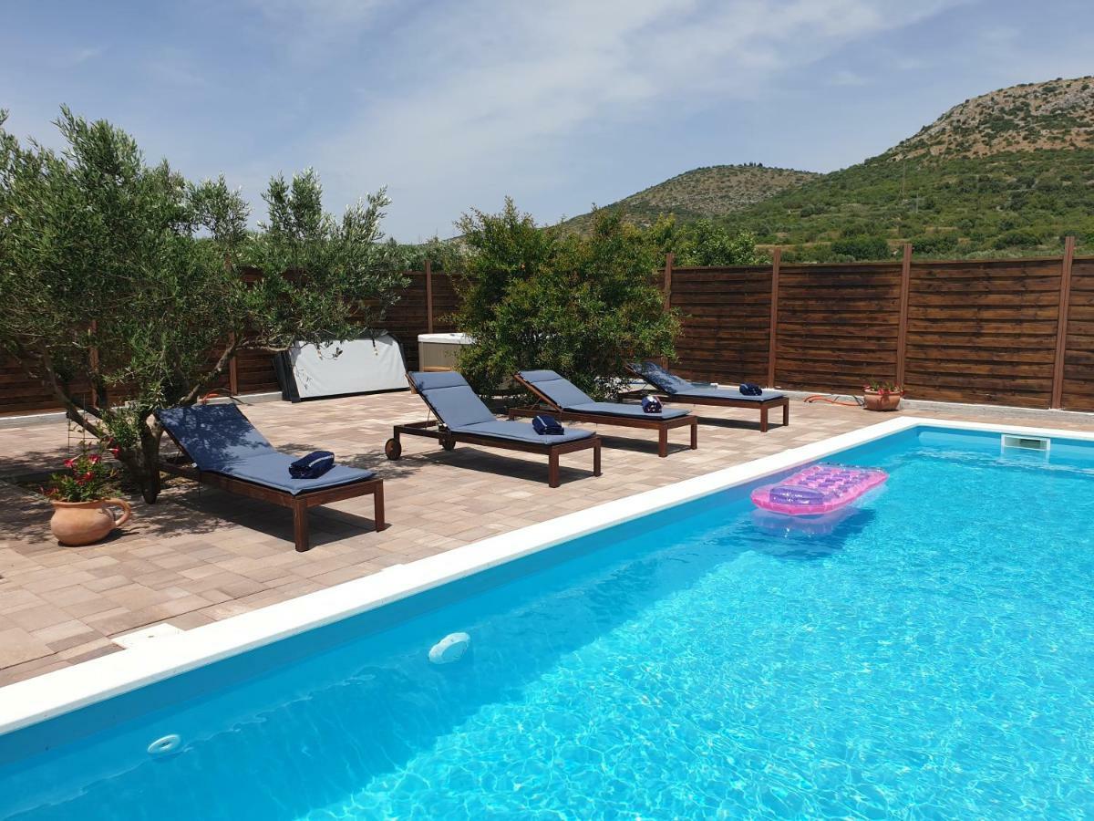 Apartment Smilje Šibenik Exteriör bild