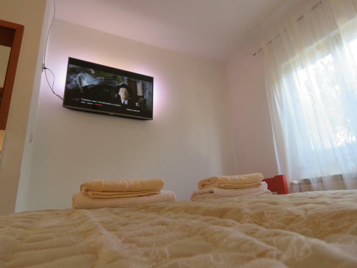 Apartment Smilje Šibenik Exteriör bild